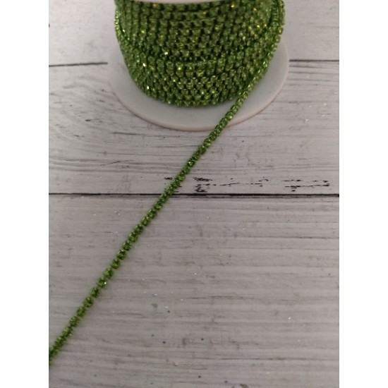 Стразовая цепочка  2 мм SS6 светло-зеленая в зеленой оправе, цена за 50 см